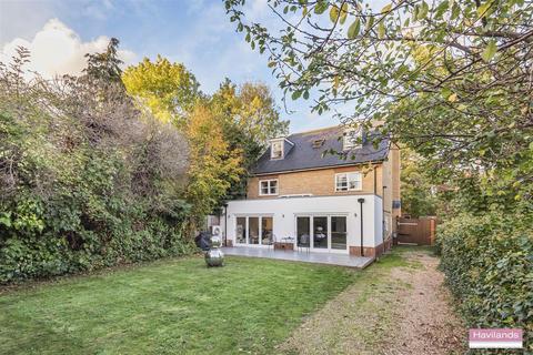 5 bedroom detached house for sale, Henrietta Gardens, Winchmore Hill, N21