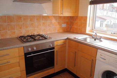 1 bedroom flat for sale, Heverfield Court, Crusoe Road, CR4