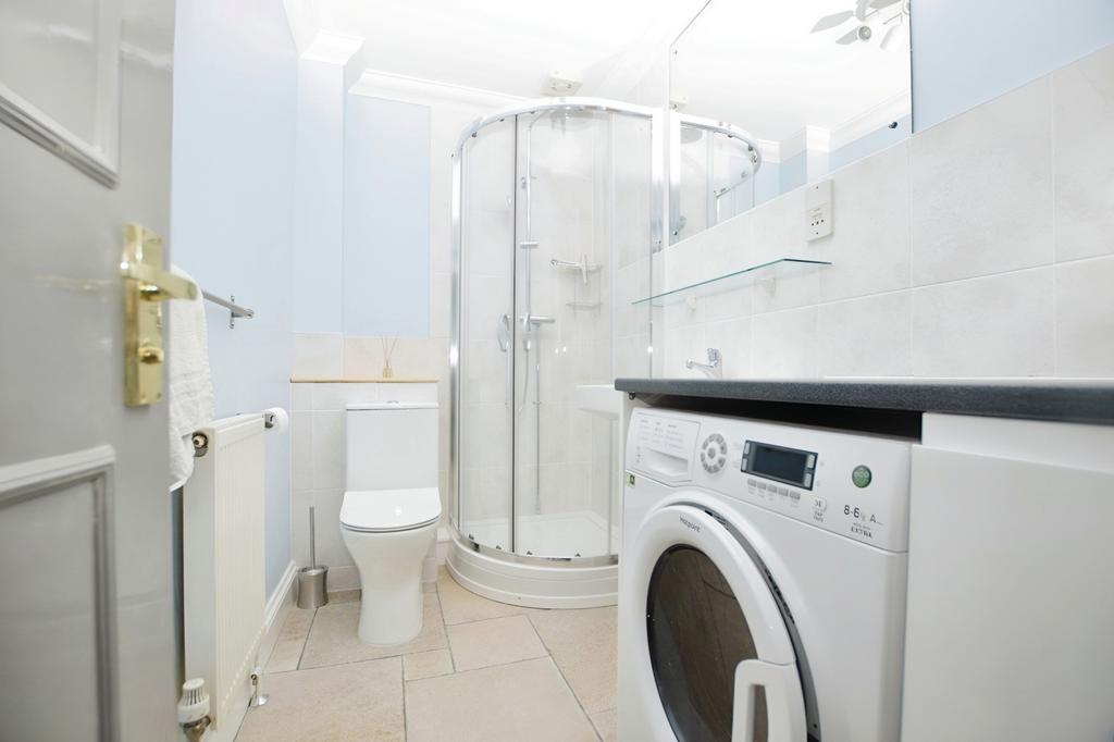 B188517f-bathroom