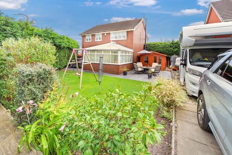 4 bedroom detached house for sale, Clipsley Lane, Haydock, St. Helens, Merseyside, WA11 0TT