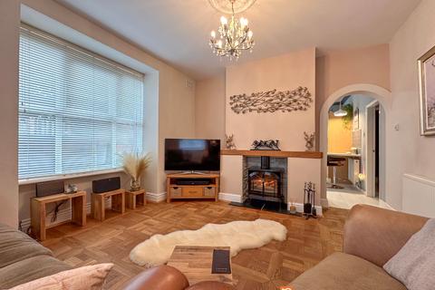 2 bedroom flat for sale, High Street, 1 NG23