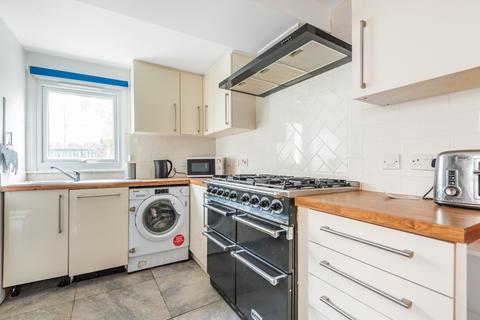 4 bedroom house to rent, Furley Road London SE15