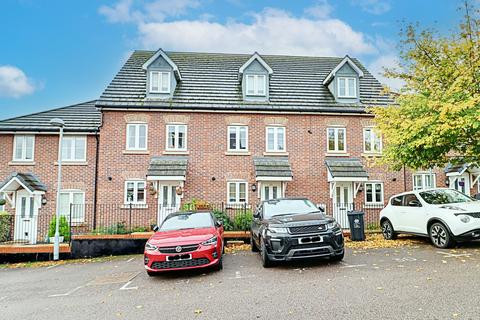 3 bedroom townhouse for sale, Saffron Crescent, Sawbridgeworth, CM21