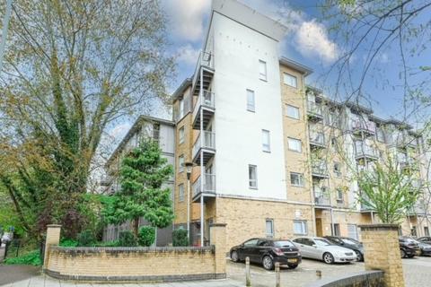 2 bedroom flat for sale, Coombe Way, Farnborough GU14