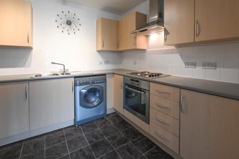 2 bedroom flat for sale, Coombe Way, Farnborough GU14