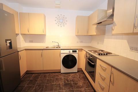 2 bedroom flat for sale, Coombe Way, Farnborough GU14