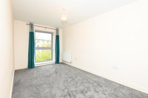 2 bedroom flat for sale, Coombe Way, Farnborough GU14