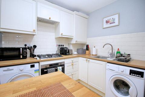 1 bedroom flat for sale, Ferrand Lane, Bingley, West Yorkshire, BD16