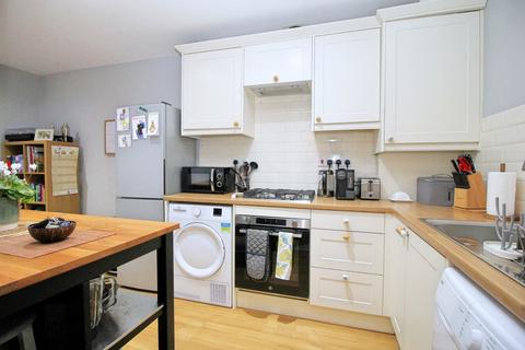 1 bedroom flat for sale, Ferrand Lane, Bingley, West Yorkshire, BD16