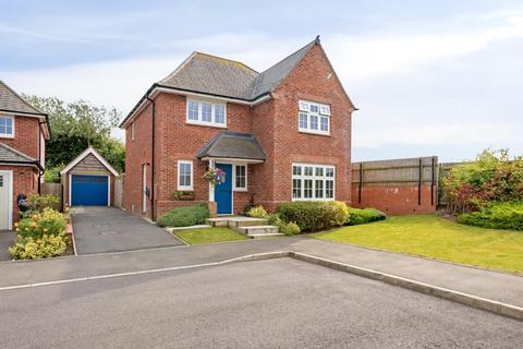 4 bedroom detached house for sale, Fairfield Drive, Webheath