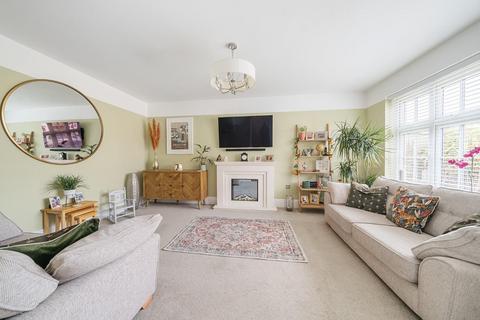 53 Fairfield Drive, Webheath, Redditch, B97 5QF