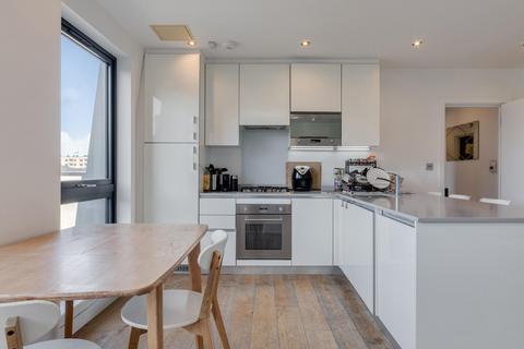 2 bedroom apartment for sale, Halesworth Court, Alfred Street, London, E3