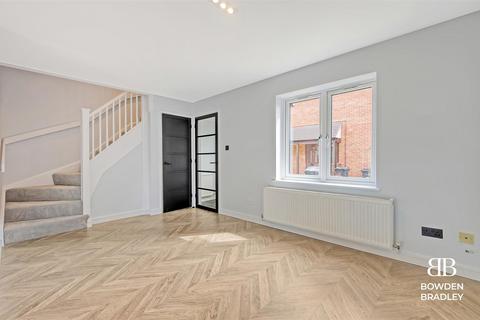 6 Trafford Close, Ilford, IG6 3DQ