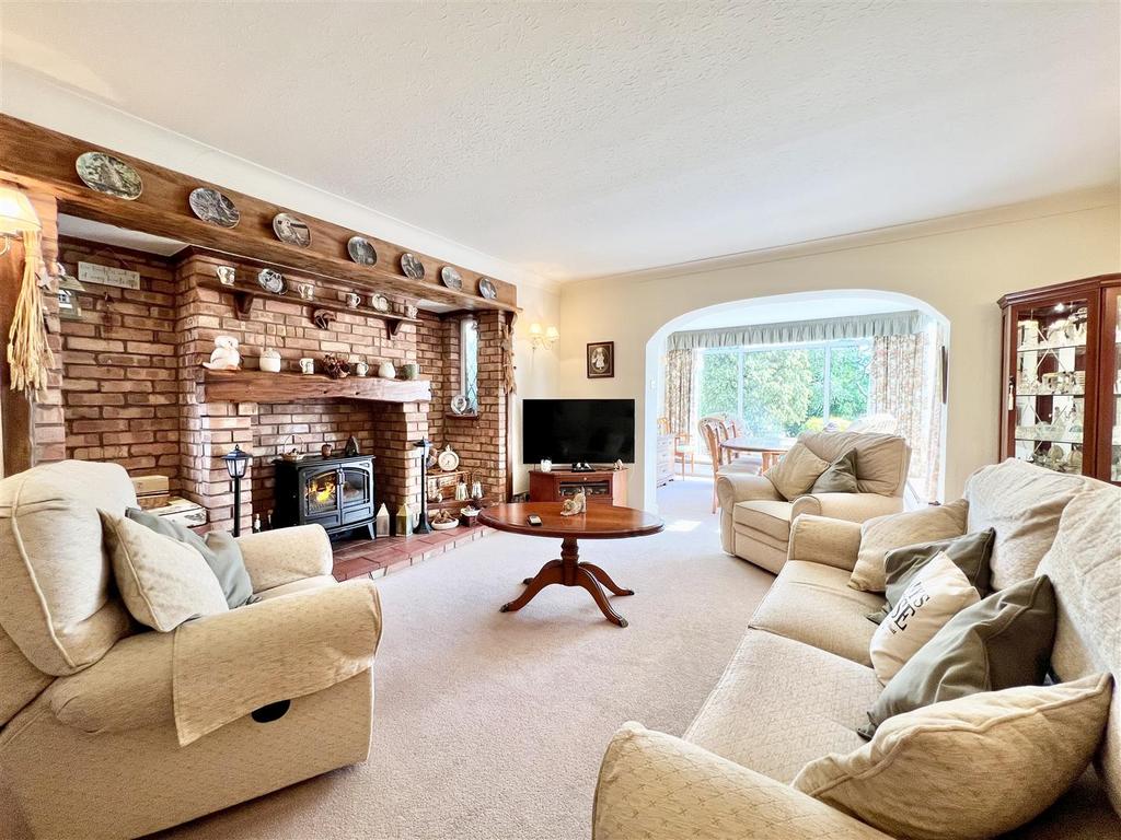 Manor Abbey Road, Lapal, Halesowen 3 bed detached house for sale £475,000