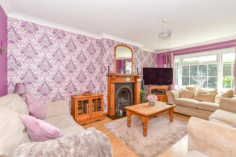 4 bedroom detached house for sale, Henham Gardens, East Peckham, Tonbridge, Kent