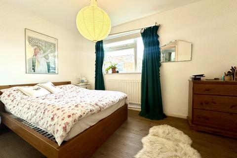 1 bedroom flat to rent, Hamlet House, Glenure Road, Eltham, SE9