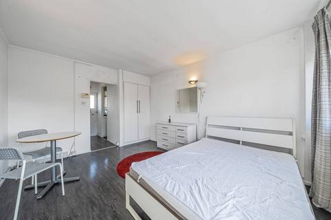 Studio for sale, Pullman Court, Streatham Hill, London, SW2