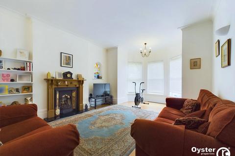 5 bedroom terraced house for sale, Broomfield Avenue, London, N13