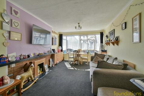 2 bedroom flat for sale, Jameson Road, Bexhill-on-Sea, TN40