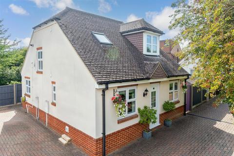 3 bedroom chalet for sale, Birling Road, Snodland, Kent