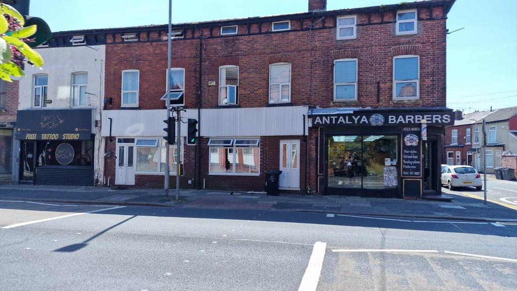 Liverpool Road, Eccles, Manchester 2 bed apartment to rent £850 pcm (£196 pw)