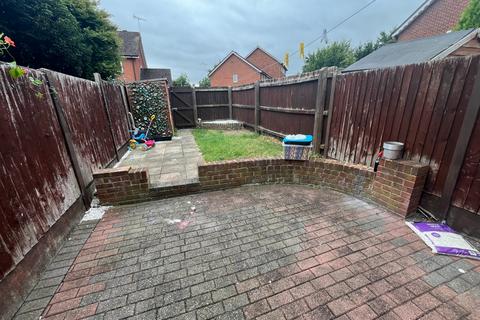 12 Blythfield, Burton-on-trent, DE14 1TU