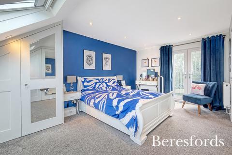 19 Eugene Close, Romford, RM2 6DJ