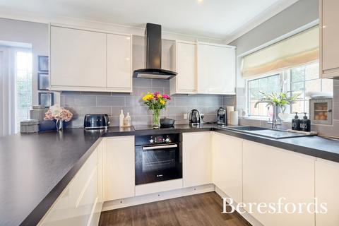 19 Eugene Close, Romford, RM2 6DJ