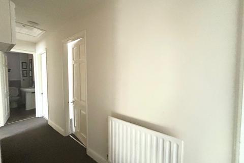 3 bedroom flat to rent, Stortford Street, Grimsby DN31