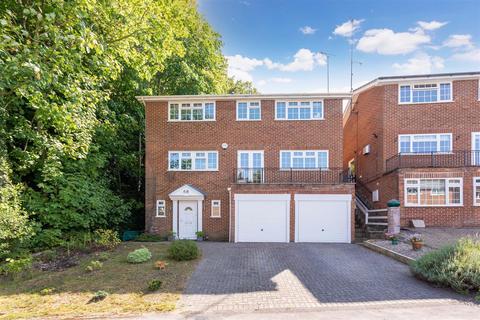 68 Valley Road, Henley-on-thames, RG9 1RR