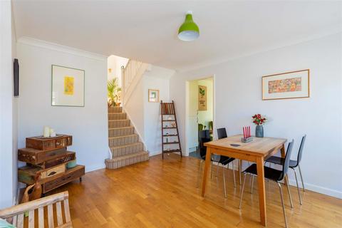 68 Valley Road, Henley-on-thames, RG9 1RR