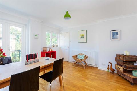 68 Valley Road, Henley-on-thames, RG9 1RR