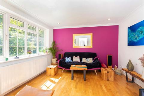 68 Valley Road, Henley-on-thames, RG9 1RR