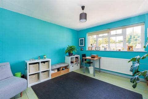 68 Valley Road, Henley-on-thames, RG9 1RR