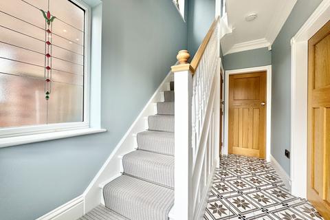 9 Howden Avenue, Skellow, Doncaster, DN6 8LJ