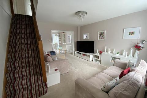 6 Cwrt Lando, Pembrey, Burry Port, SA16 0YE