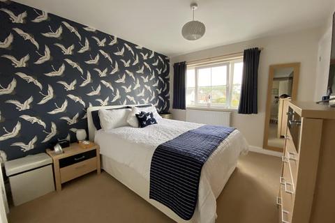 6 Cwrt Lando, Pembrey, Burry Port, SA16 0YE