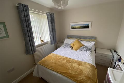 6 Cwrt Lando, Pembrey, Burry Port, SA16 0YE