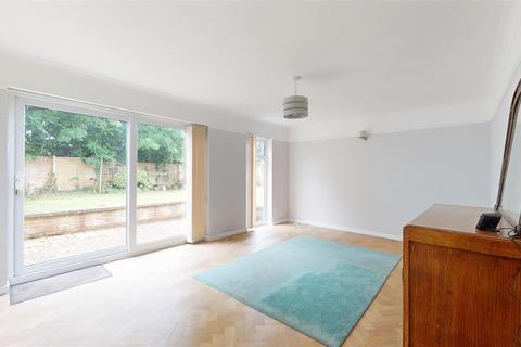 16 Pynne Close, Bristol, BS14 8QW