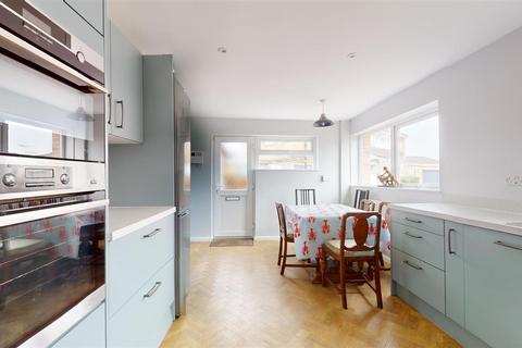 16 Pynne Close, Bristol, BS14 8QW