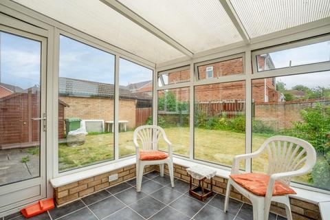 3 bedroom detached bungalow for sale, Turnberry Drive, York