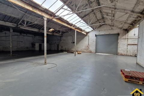 Warehouse to rent, Grey Street, Denton, Manchester, Tameside Metropolitan, M34