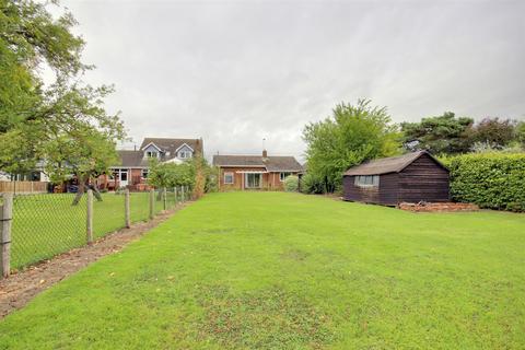 3 bedroom detached bungalow for sale, Thearne Lane, Woodmansey, Beverley