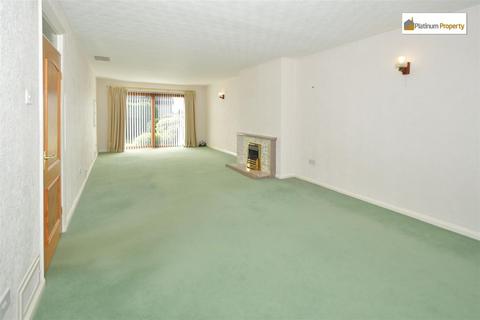 4 bedroom semi-detached bungalow for sale, Bernard Grove, Stoke-On-Trent ST3