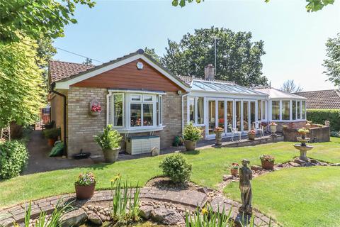 4 bedroom bungalow for sale, Barncroft, Appleshaw, Andover, Hampshire, SP11