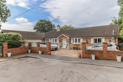 4 bedroom bungalow for sale, Barncroft, Appleshaw, Andover, Hampshire, SP11