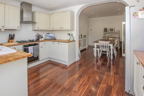 28 Mascalls Lane, Brentwood, CM14 5LR