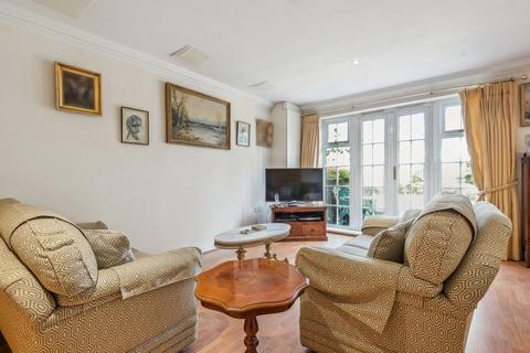 2 bedroom apartment for sale, Eastcote Road, Pinner