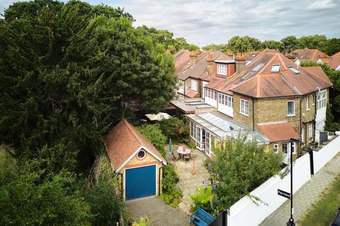 120 Airedale Avenue South, London, W4 2PX