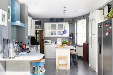 120 Airedale Avenue South, London, W4 2PX
